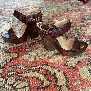 7.5 Frye Platform Sandals - Leather and Wood